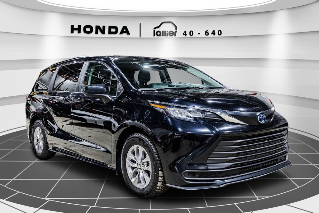 2022 Toyota Sienna LE Hybrid in Montreal, Quebec - 9 - w1024h768px