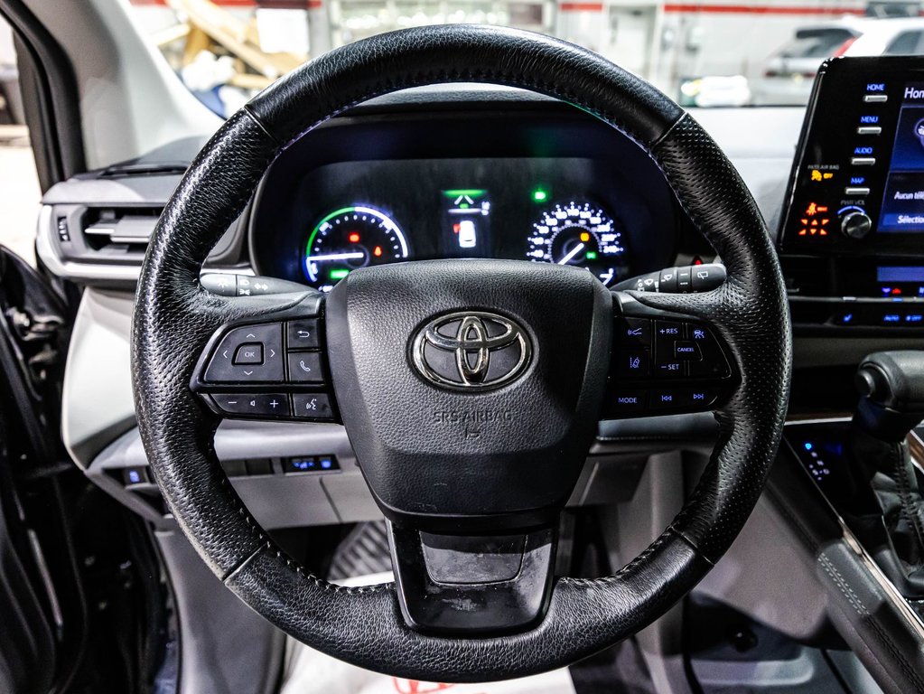 2022 Toyota Sienna LE Hybrid in Montreal, Quebec - 22 - w1024h768px