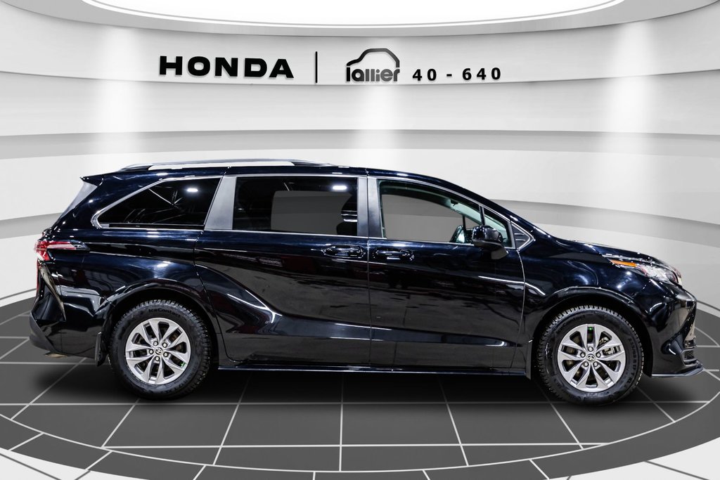 2022 Toyota Sienna LE Hybrid in , Quebec - 8 - w1024h768px