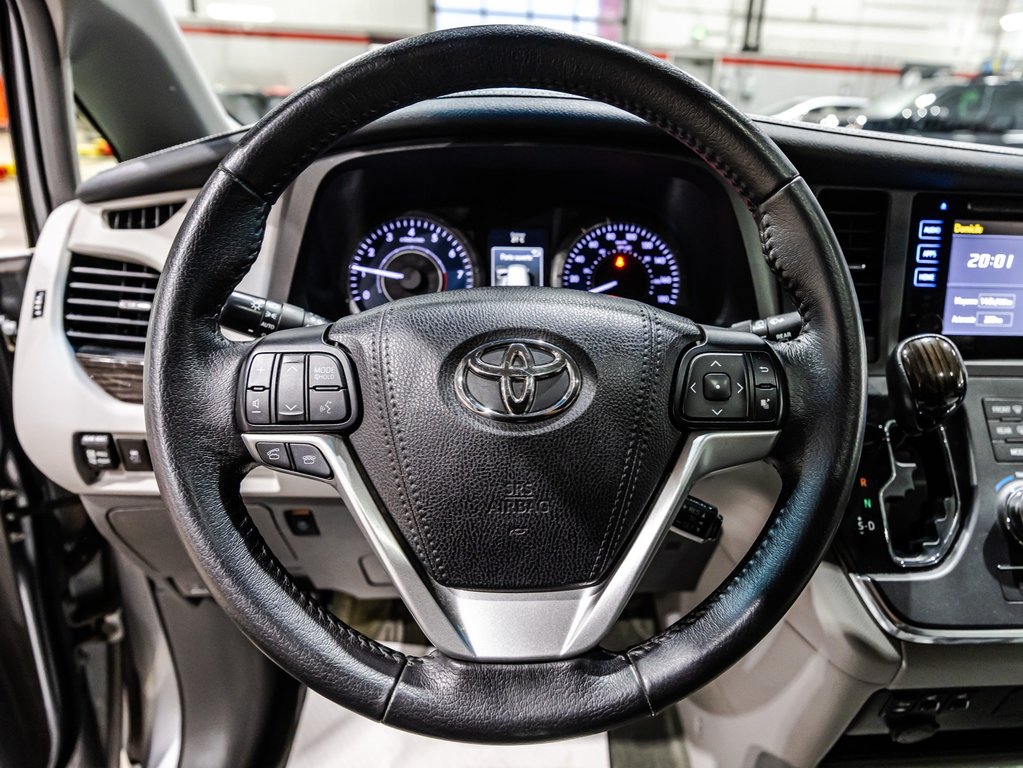 Toyota Sienna XLE 2017 à , Québec - 23 - w1024h768px