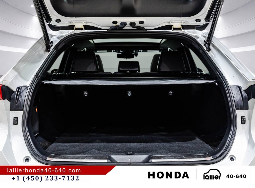 2023 Toyota Venza LIMITED in Montréal, Quebec - 16 - w1024h768px