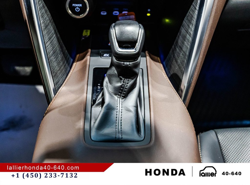 2023 Toyota Venza LIMITED in Montréal, Quebec - 26 - w1024h768px