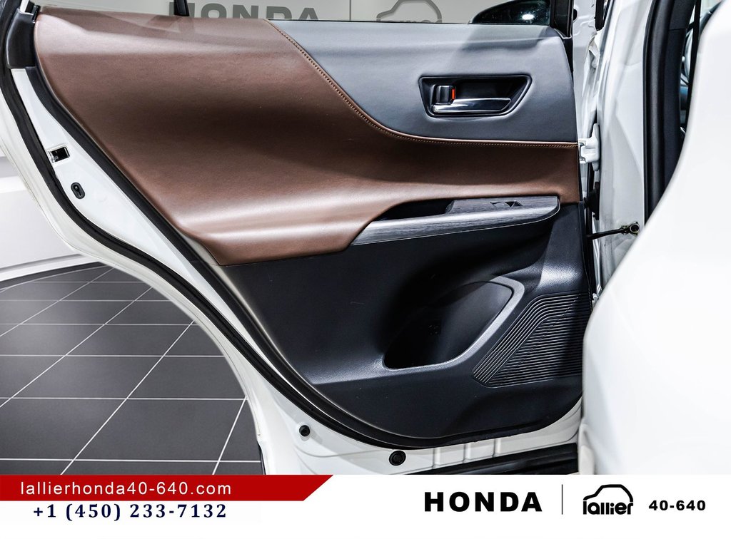 2023 Toyota Venza LIMITED in Montréal, Quebec - 12 - w1024h768px