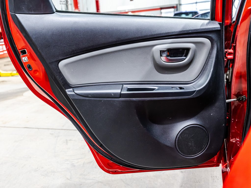 2018 Toyota Yaris Hatchback in Montreal, Quebec - 12 - w1024h768px