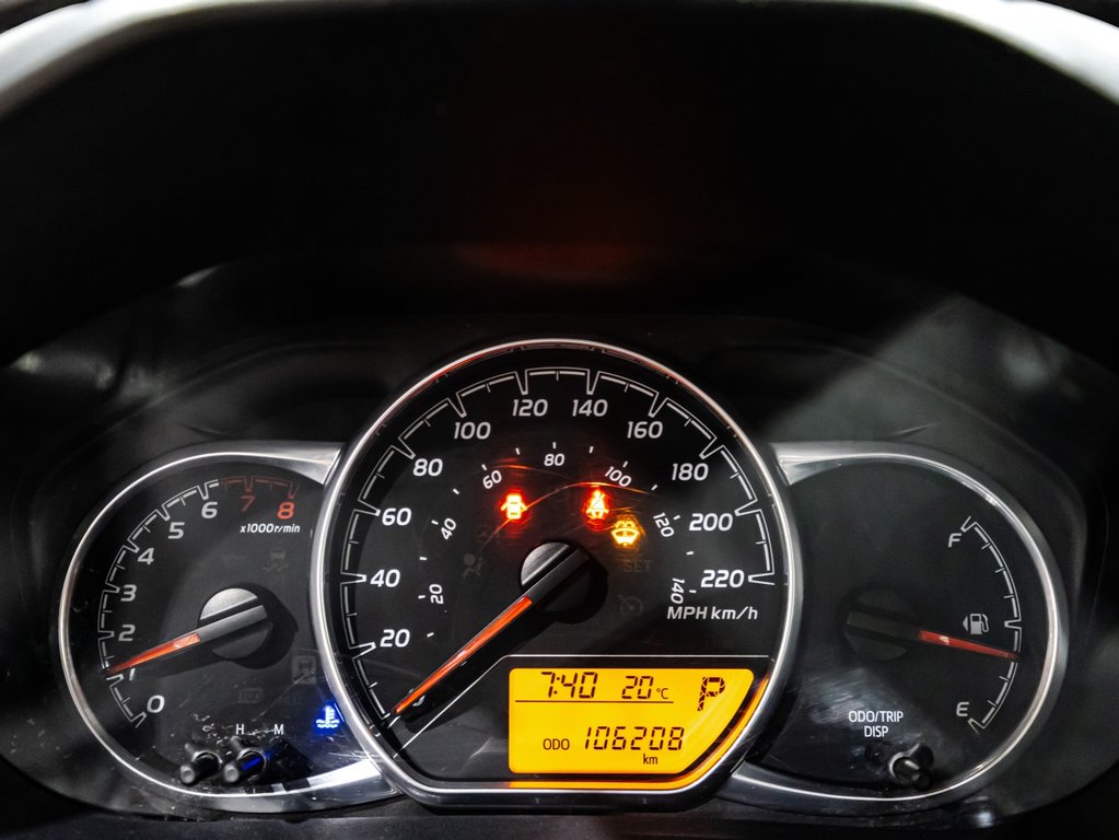 2018 Toyota Yaris Hatchback in Montreal, Quebec - 22 - w1024h768px