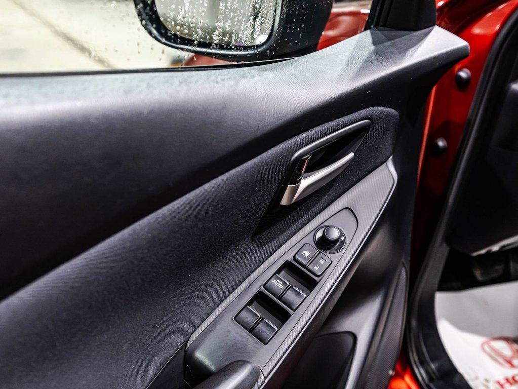 Toyota Yaris Hatchback  2020 à , Québec - 11 - w1024h768px