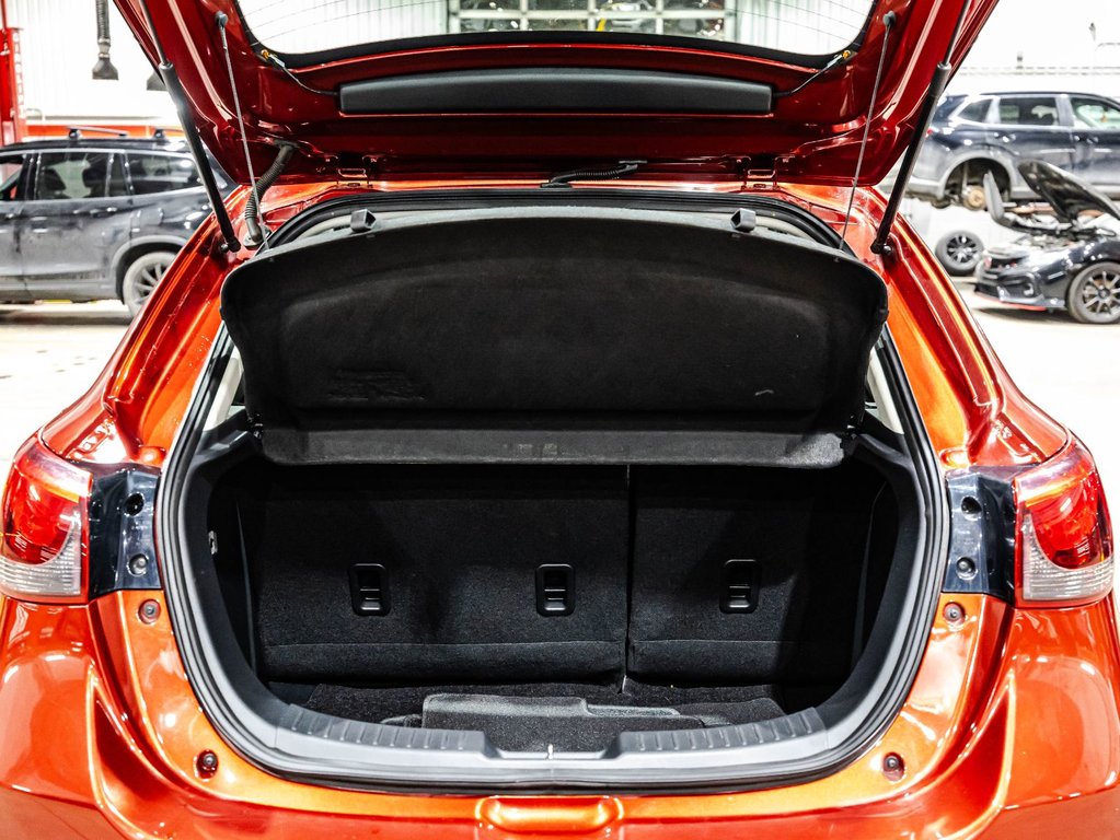 Toyota Yaris Hatchback  2020 à , Québec - 15 - w1024h768px