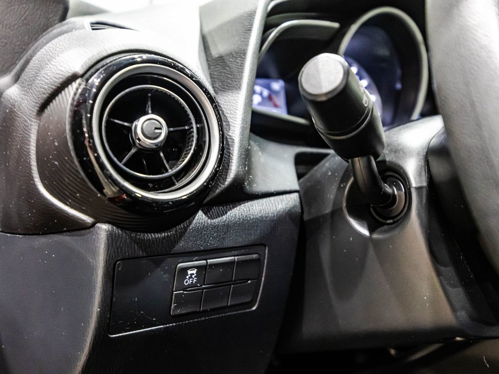 Toyota Yaris Hatchback  2020 à , Québec - 20 - w1024h768px