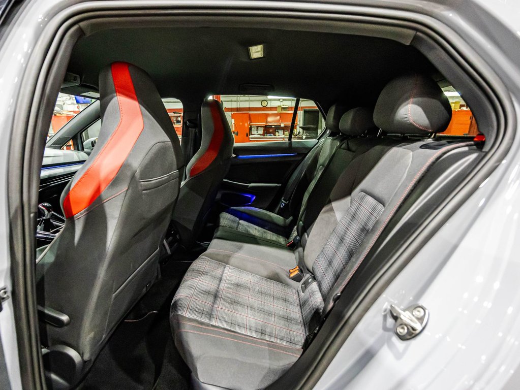 2023 Volkswagen Golf GTI in Lachenaie, Quebec - 13 - w1024h768px