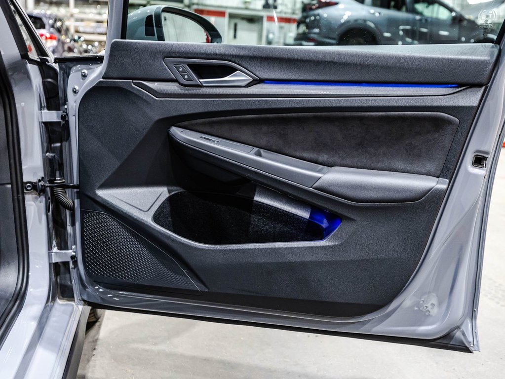 2023 Volkswagen Golf GTI in Lachenaie, Quebec - 16 - w1024h768px