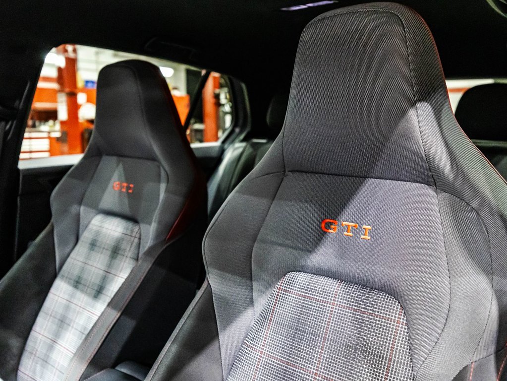 2023 Volkswagen Golf GTI in Lachenaie, Quebec - 21 - w1024h768px
