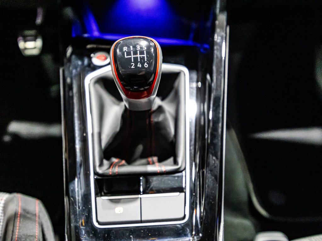 2023 Volkswagen Golf GTI in Lachenaie, Quebec - 25 - w1024h768px