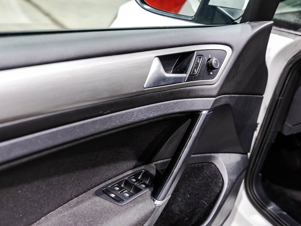 Volkswagen Golf Sportwagon  2016 à , Québec - 11 - w1024h768px
