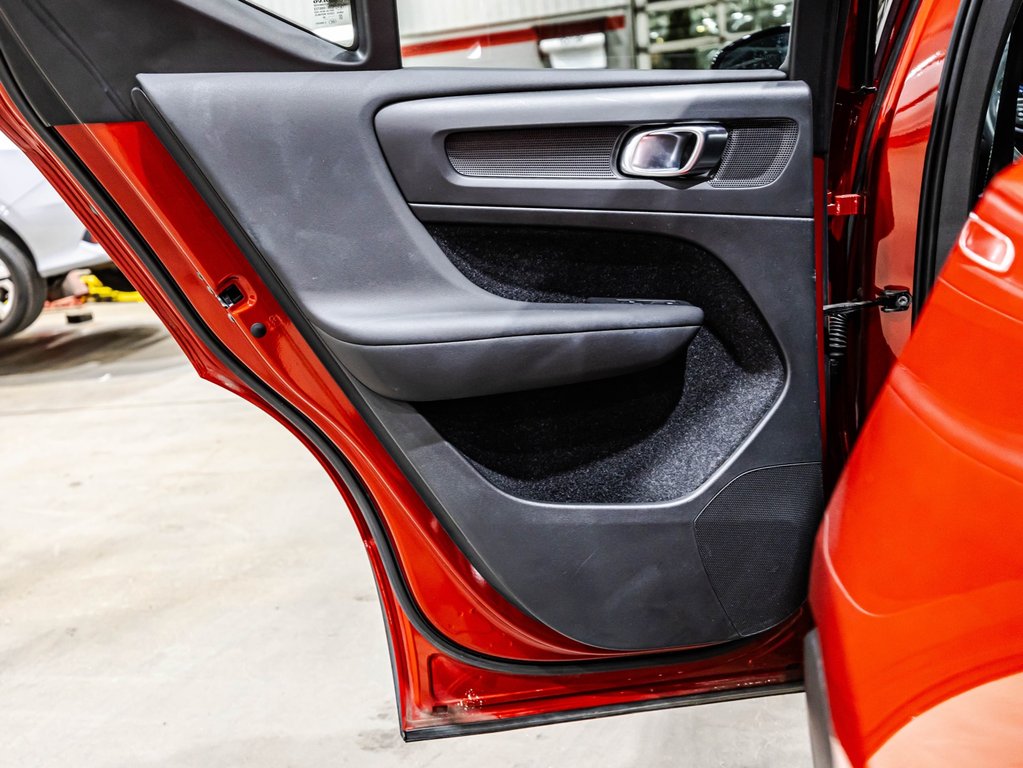 2020 Volvo XC40 R-Design in , Quebec - 12 - w1024h768px