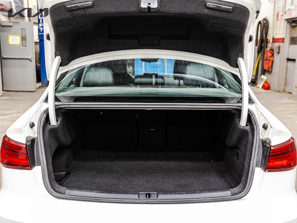 2018 Audi A3 Sedan Komfort in Montréal, Quebec - 15 - w1024h768px