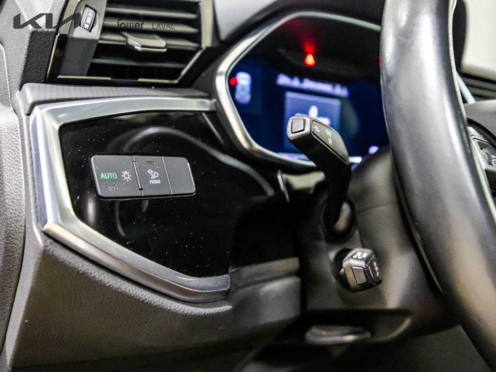 Audi Q3 Technik 2021 à , Québec - 15 - w1024h768px