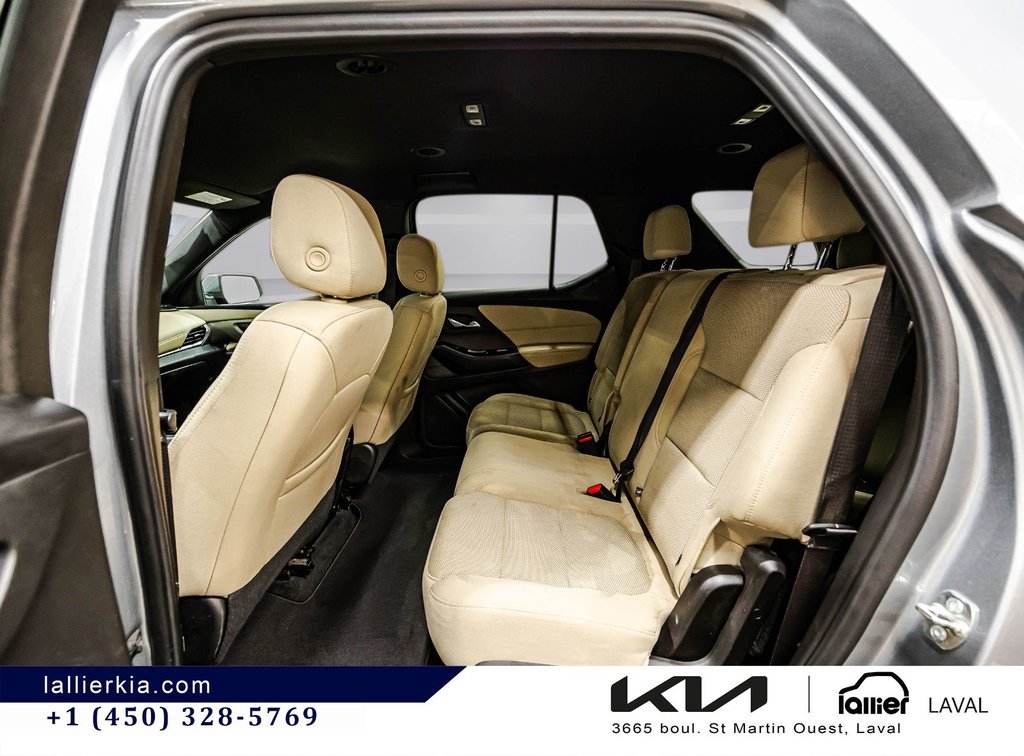 Chevrolet Traverse LS 2023 à Montréal, Québec - 14 - w1024h768px