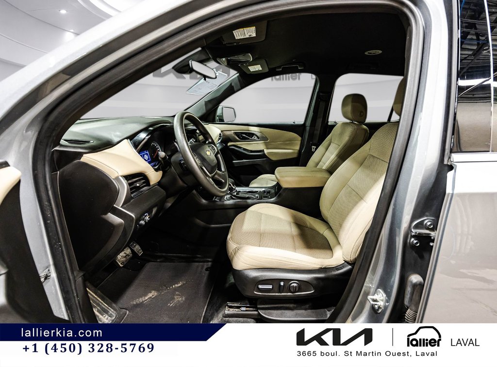 Chevrolet Traverse LS 2023 à Montréal, Québec - 19 - w1024h768px