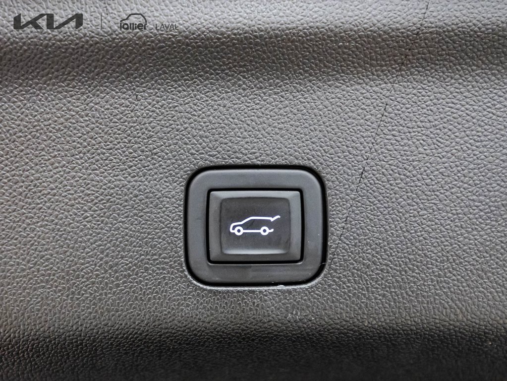 2023 GMC Yukon SLT in Montréal, Quebec - 14 - w1024h768px