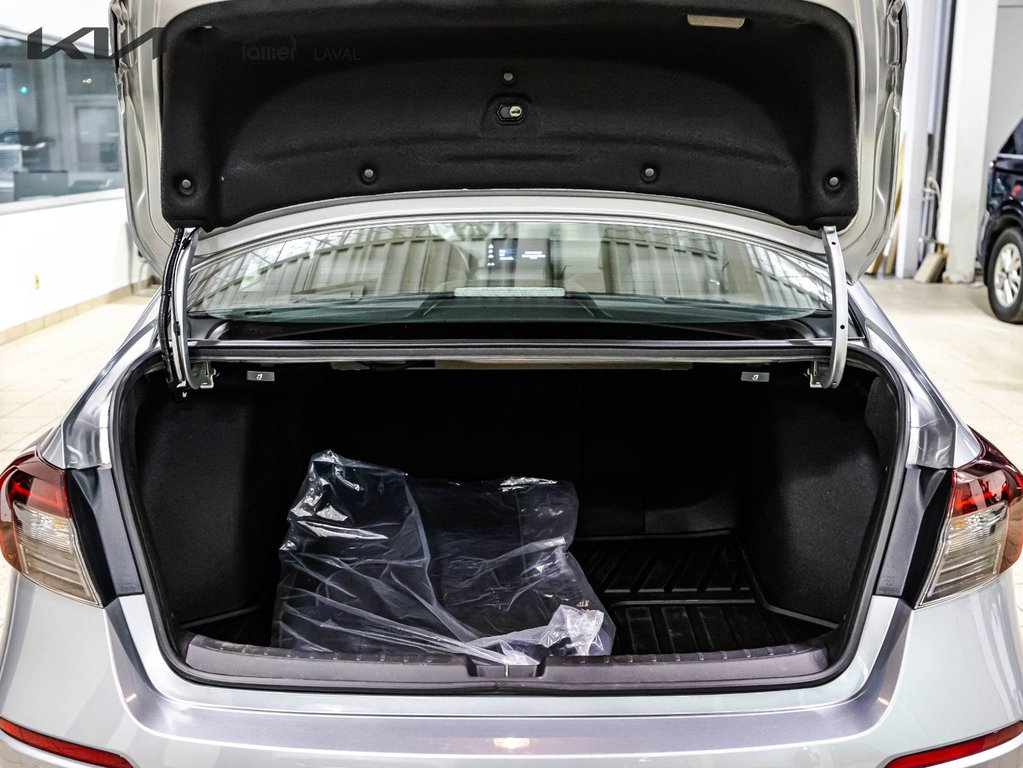 Honda Civic Sedan Hybrid Touring 2025 à , Québec - 16 - w1024h768px