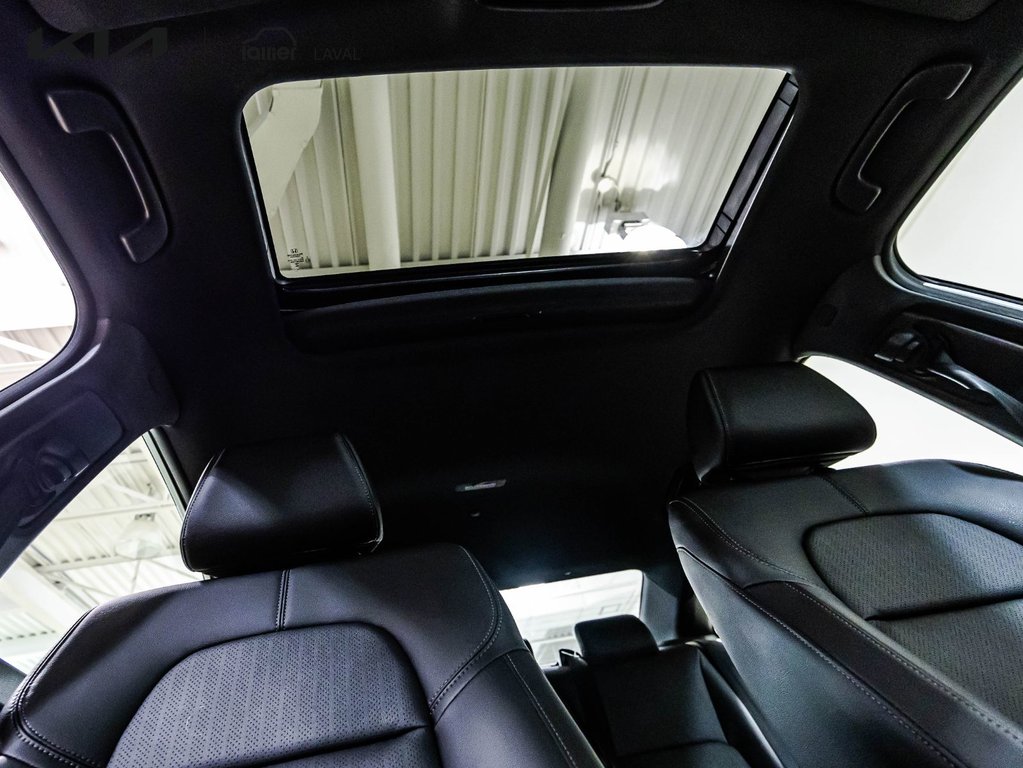 Honda Civic Sedan Hybrid Touring 2025 à , Québec - 19 - w1024h768px