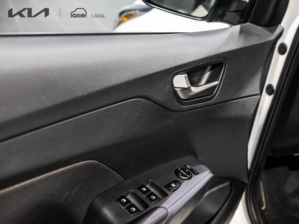 2020 Hyundai Accent Essential w/Comfort Package in , Quebec - 11 - w1024h768px
