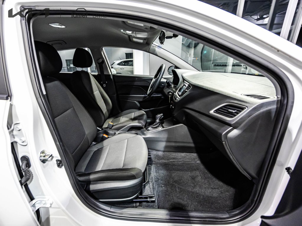 2020 Hyundai Accent Essential w/Comfort Package in , Quebec - 17 - w1024h768px