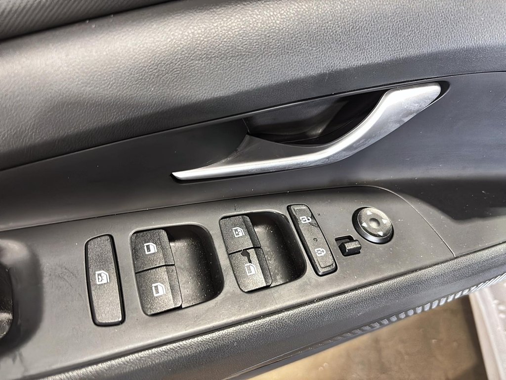 2021 Hyundai Elantra Preferred in Montréal, Quebec - 3 - w1024h768px