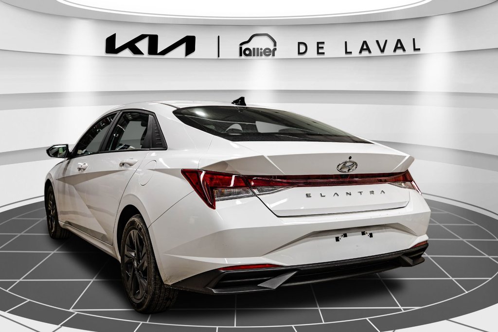 2023 Hyundai Elantra Preferred in Montréal, Quebec - 7 - w1024h768px