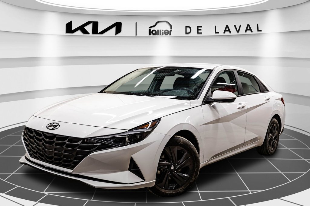 2023 Hyundai Elantra Preferred in Montréal, Quebec - 1 - w1024h768px