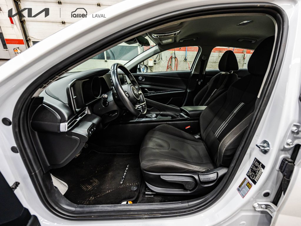 2023 Hyundai Elantra Preferred in Montréal, Quebec - 17 - w1024h768px