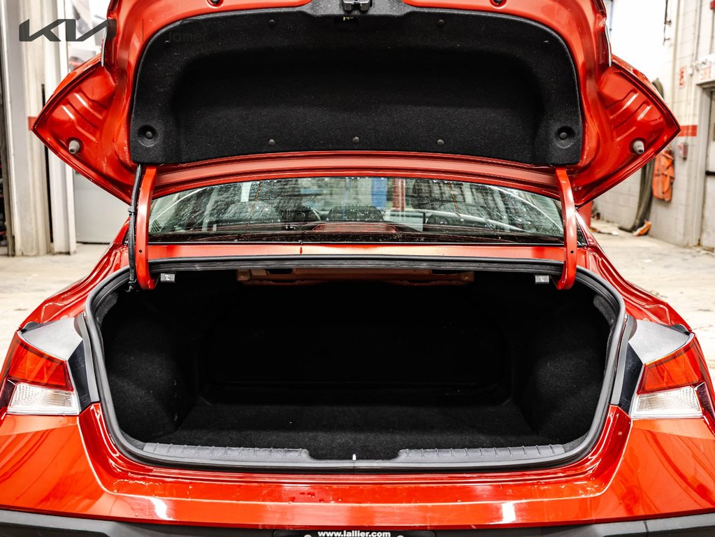 Hyundai Elantra Preferred 2025 à Montréal, Québec - 11 - w1024h768px