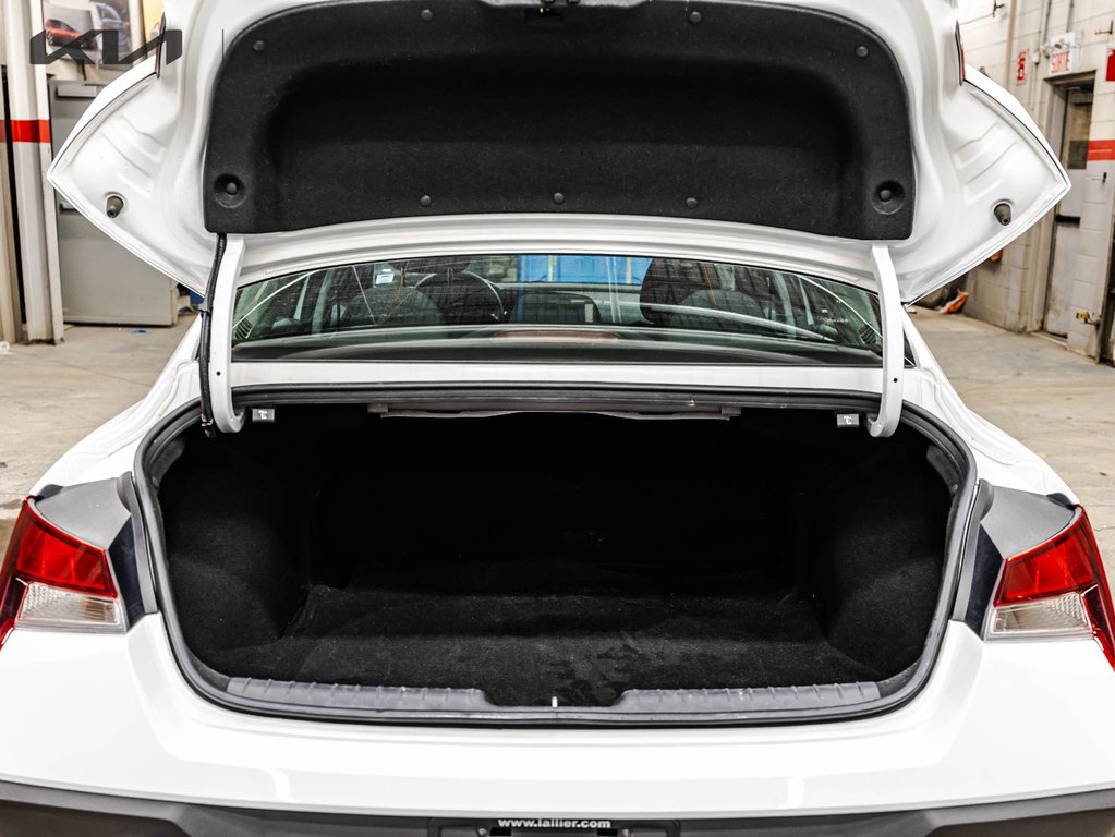 Hyundai Elantra Preferred 2025 à Montréal, Québec - 21 - w1024h768px