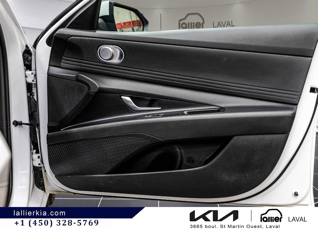 2025 Hyundai Elantra Preferred in Montréal, Quebec - 17 - w1024h768px