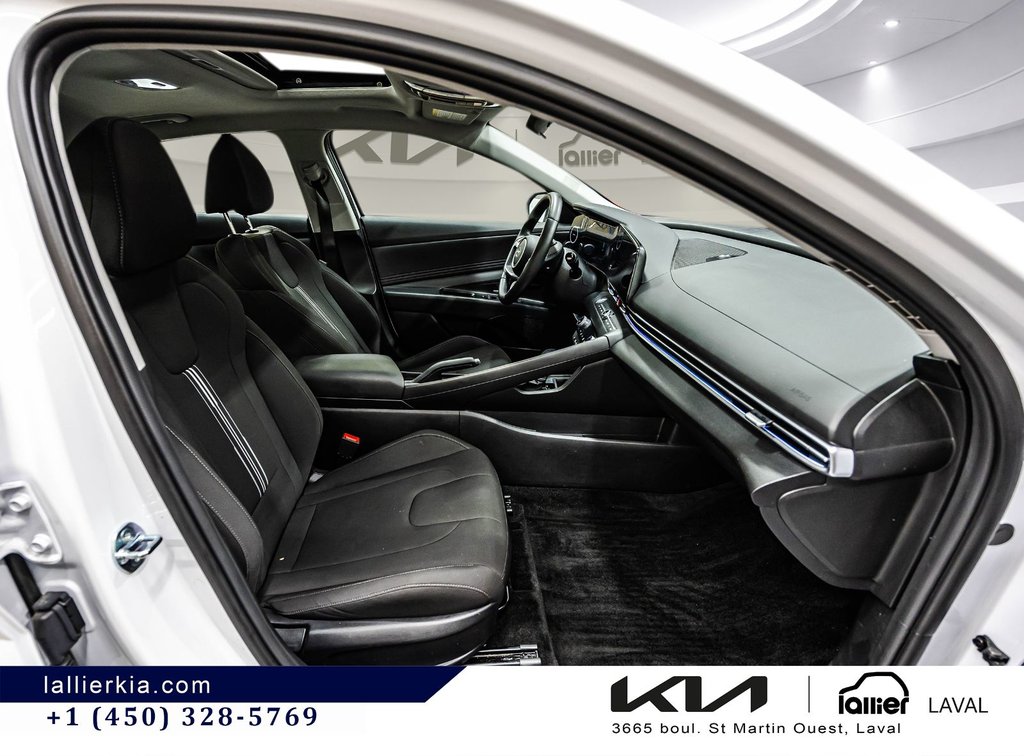 2025 Hyundai Elantra Preferred in Montréal, Quebec - 18 - w1024h768px