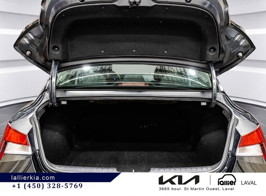 Hyundai Elantra Preferred 2025 à Montréal, Québec - 16 - w1024h768px