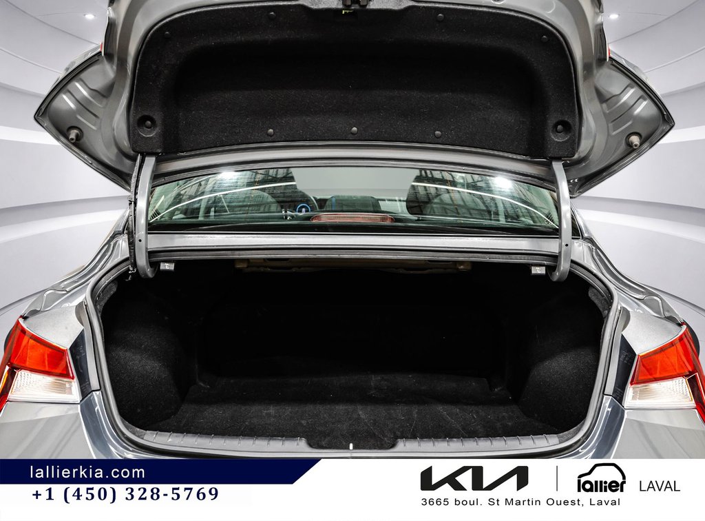 Hyundai Elantra Preferred 2025 à Montréal, Québec - 16 - w1024h768px