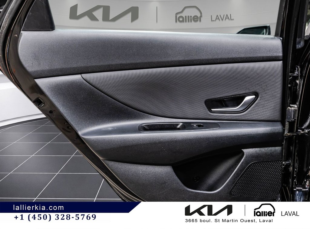 Hyundai Elantra Luxury 2025 à Montréal, Québec - 12 - w1024h768px