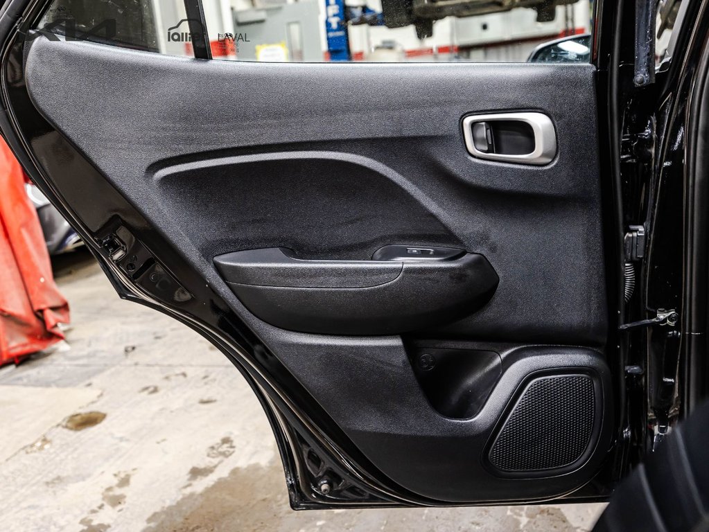 Hyundai Venue Preferred 2025 à Montréal, Québec - 13 - w1024h768px