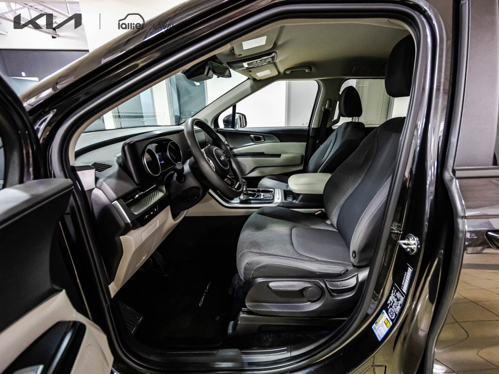 Kia Carnival LX 2024 à , Québec - 21 - w1024h768px