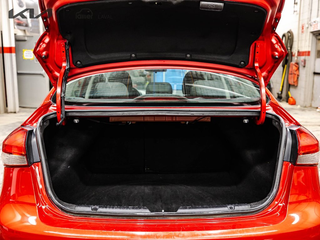 2017 Kia Forte LX in Montréal, Quebec - 15 - w1024h768px