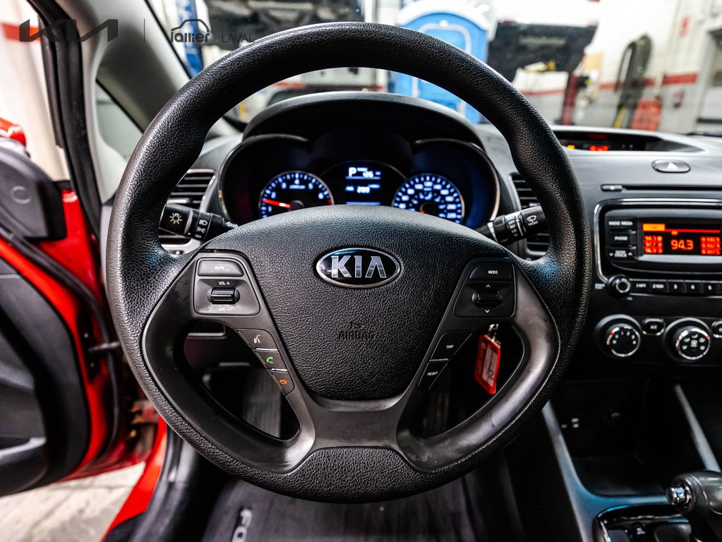 2017 Kia Forte LX in Montréal, Quebec - 21 - w1024h768px