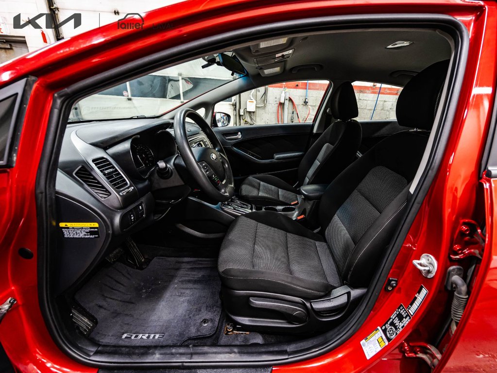 2017 Kia Forte LX in Montréal, Quebec - 18 - w1024h768px
