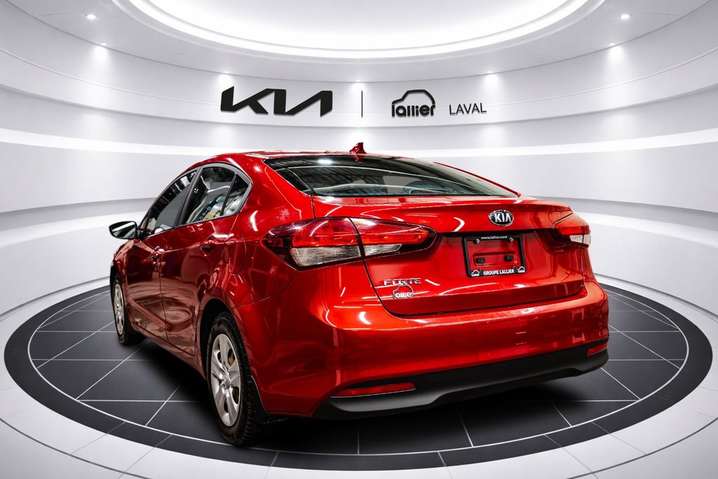 2017 Kia Forte LX in Montréal, Quebec - 5 - w1024h768px