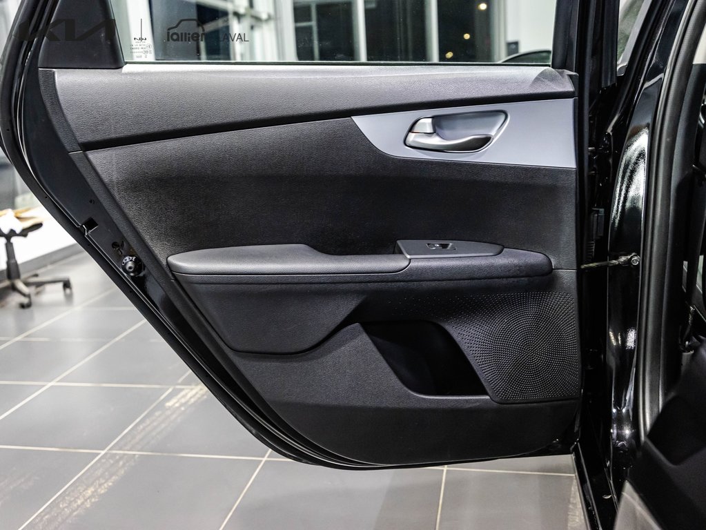 Kia Forte LX 2022 à , Québec - 22 - w1024h768px