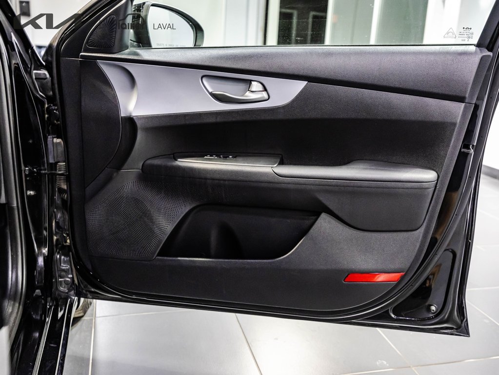 Kia Forte LX 2022 à , Québec - 25 - w1024h768px
