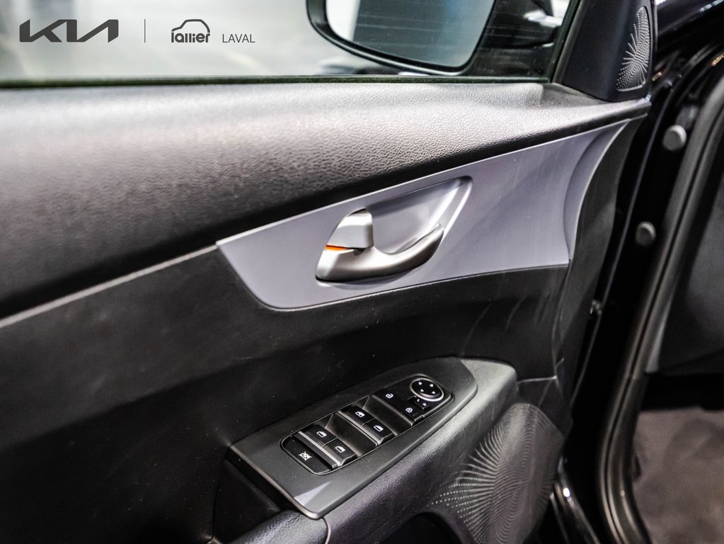 Kia Forte LX 2022 à , Québec - 21 - w1024h768px