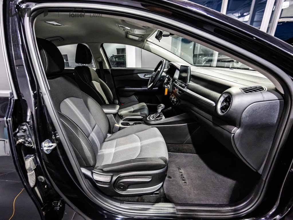 Kia Forte LX 2022 à , Québec - 12 - w1024h768px