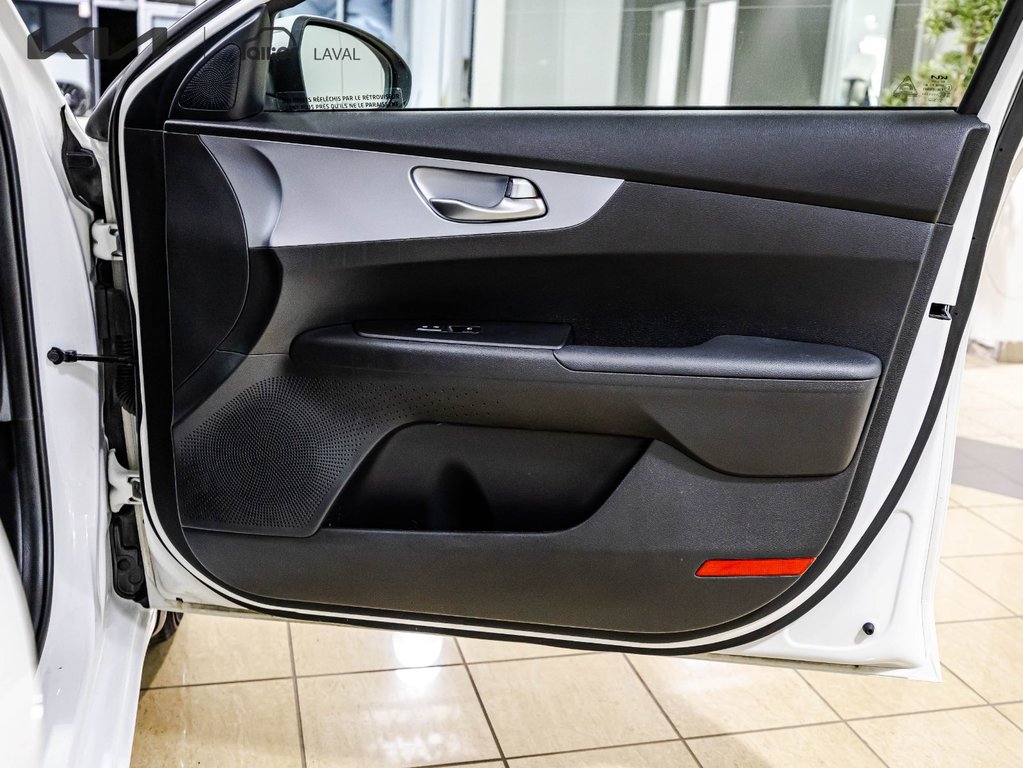 Kia Forte LX 2022 à , Québec - 16 - w1024h768px