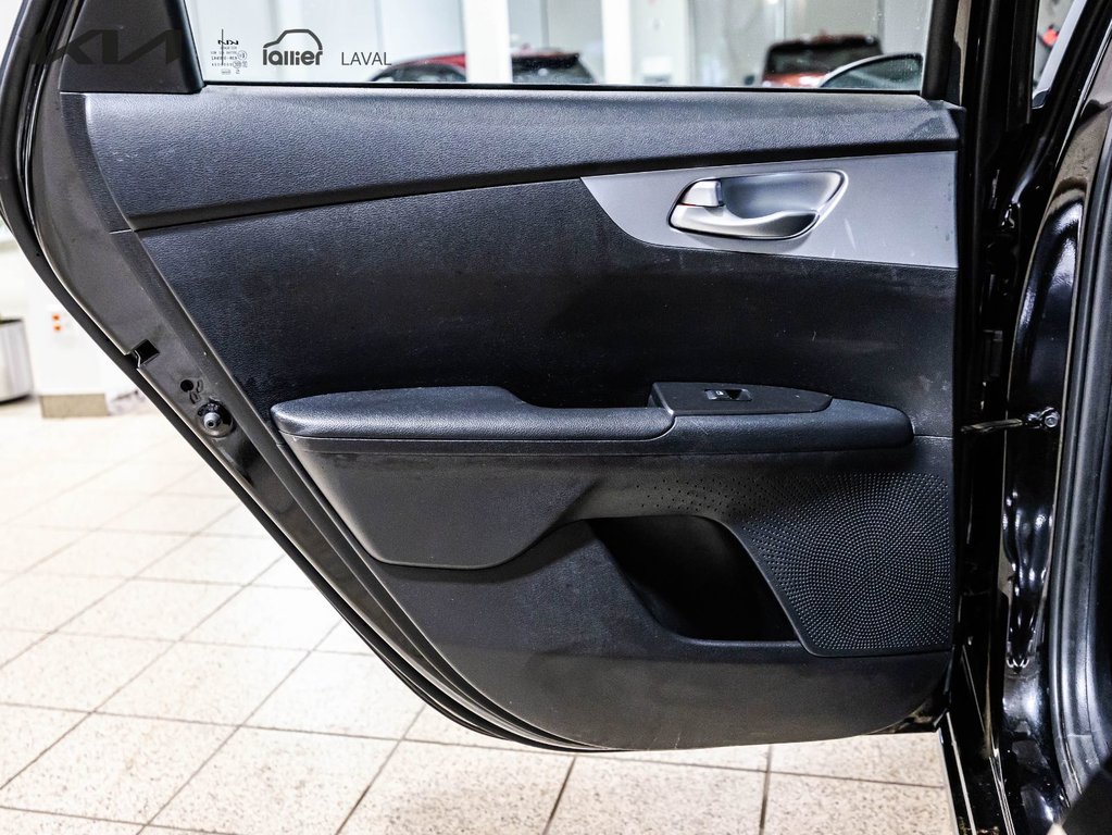 Kia Forte LX 2022 à , Québec - 12 - w1024h768px